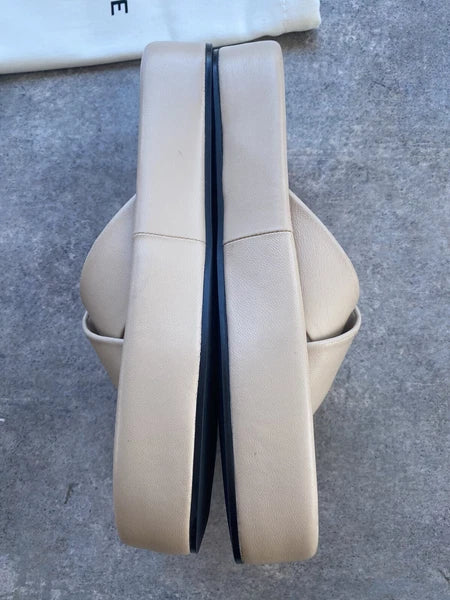 Frame  Le Laurel Oatmeal Leather Platform Slide Sandal Size 38.5 / US 8.5 $398
