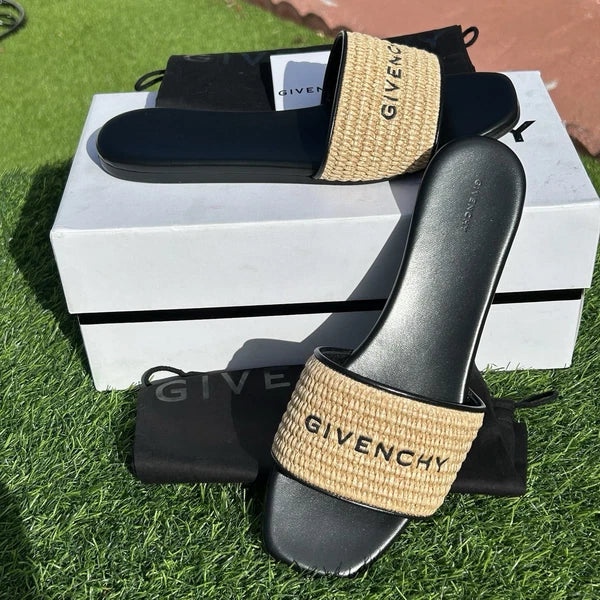 GIVENCHY 4G EMBROIDERED LOGO RAFFIA AND BLACK LEATHER SLIDE SANDALS SZ 40.5 NEW!