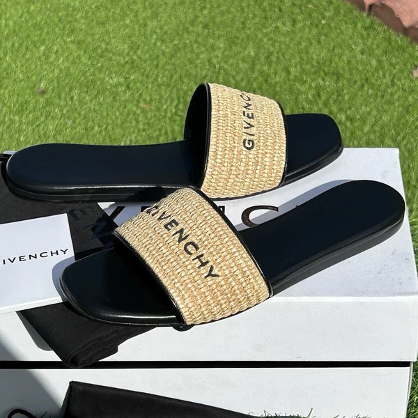 GIVENCHY 4G EMBROIDERED LOGO RAFFIA AND BLACK LEATHER SLIDE SANDALS SZ 40.5 NEW!