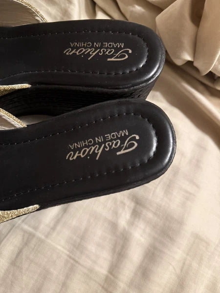 Fashion shoes wedge gold and black slide size 8
