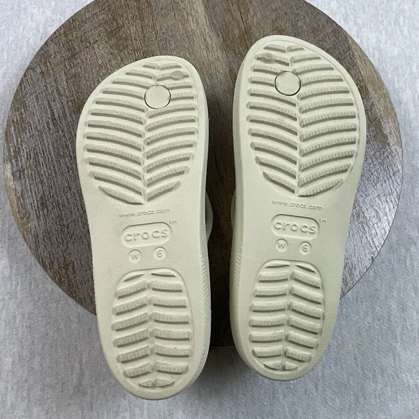 Crocs Platform Flip Flops Sandals Women’s 6 Retro Resort Classic Style Trendy