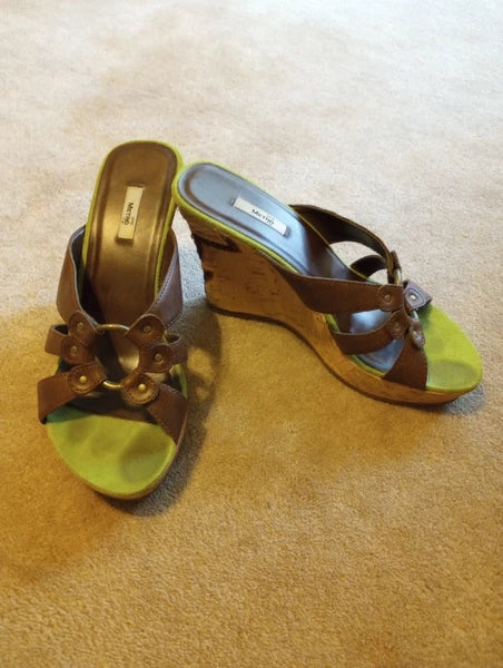 Women's Size 8 Sandal Slides Wedge Platform Style Vtg