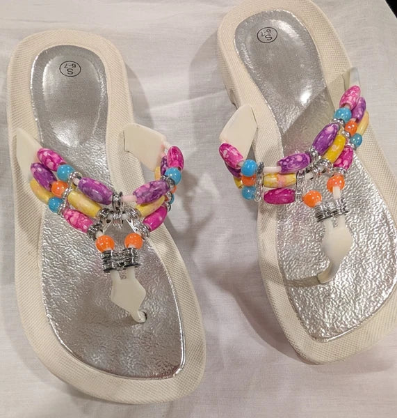 Flip flop women's white/with colorful bead rubber sole, silver, unbranded sz 6-7