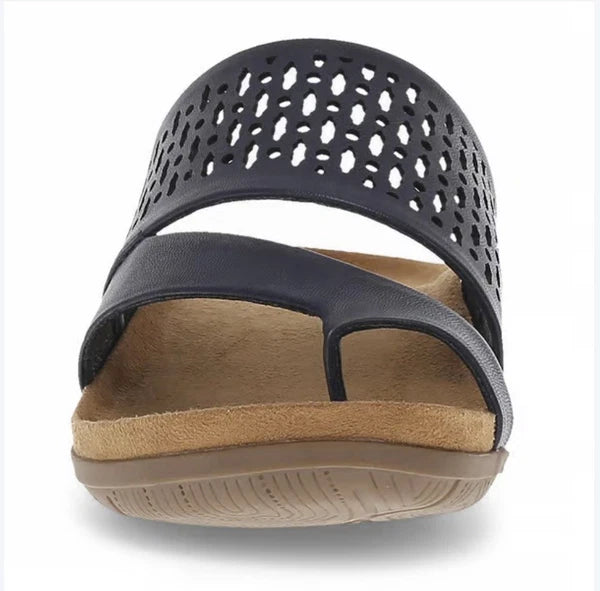 Baretraps Juny Sandals Navy Blue Women's 8 M Lightweight Comfort Toe Strap NEW